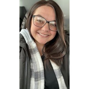 Meet your Posher, Carly